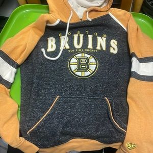 Bruins sweatshirt